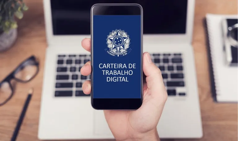 Reunião de equipe discutindo planejamento em uma prefeitura