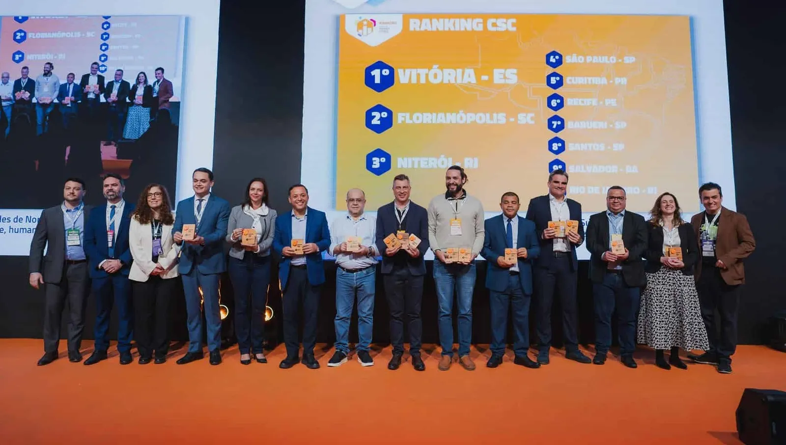 Gestores municipais recebem premiação no palco do Ranking CSC 2025, com destaque para cidades mais inteligentes do Brasil.